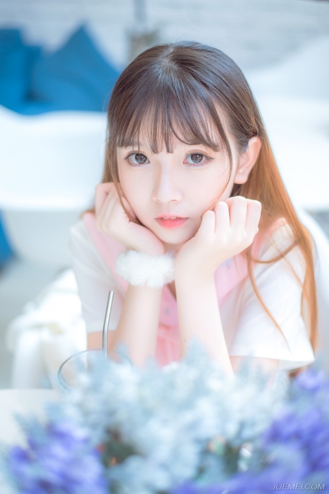 惭愧常使人健忘，亏心和丢脸的事总是不愿记起，因此也很容易在记忆的筛眼里走漏的一干二净。
